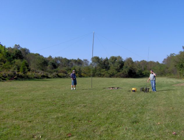 MRCA 2009 008.jpg - The Jacobsburg State Park communications site on Friday of the Gilbert event. The team was Joe (WA2EJT), Pete (WB2JWU), Gene ( AD3F), AND Dean (KK1K)  This is Gene's NVIS antenna.